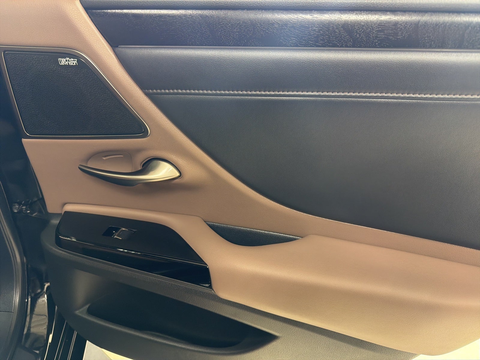 2024 Lexus ES 350 Ultra Luxury