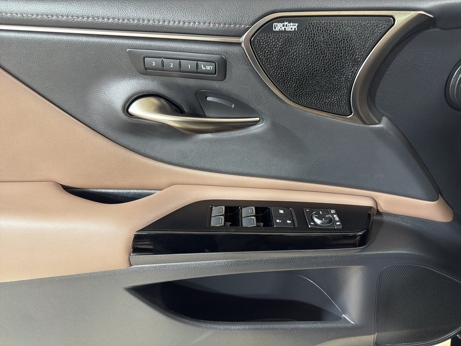 2024 Lexus ES 350 Ultra Luxury