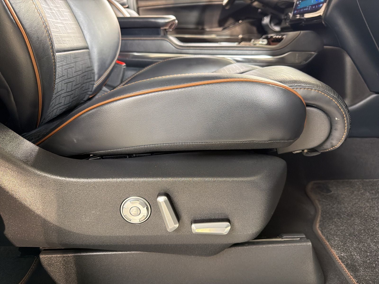 2025 Lincoln Navigator L Black Label