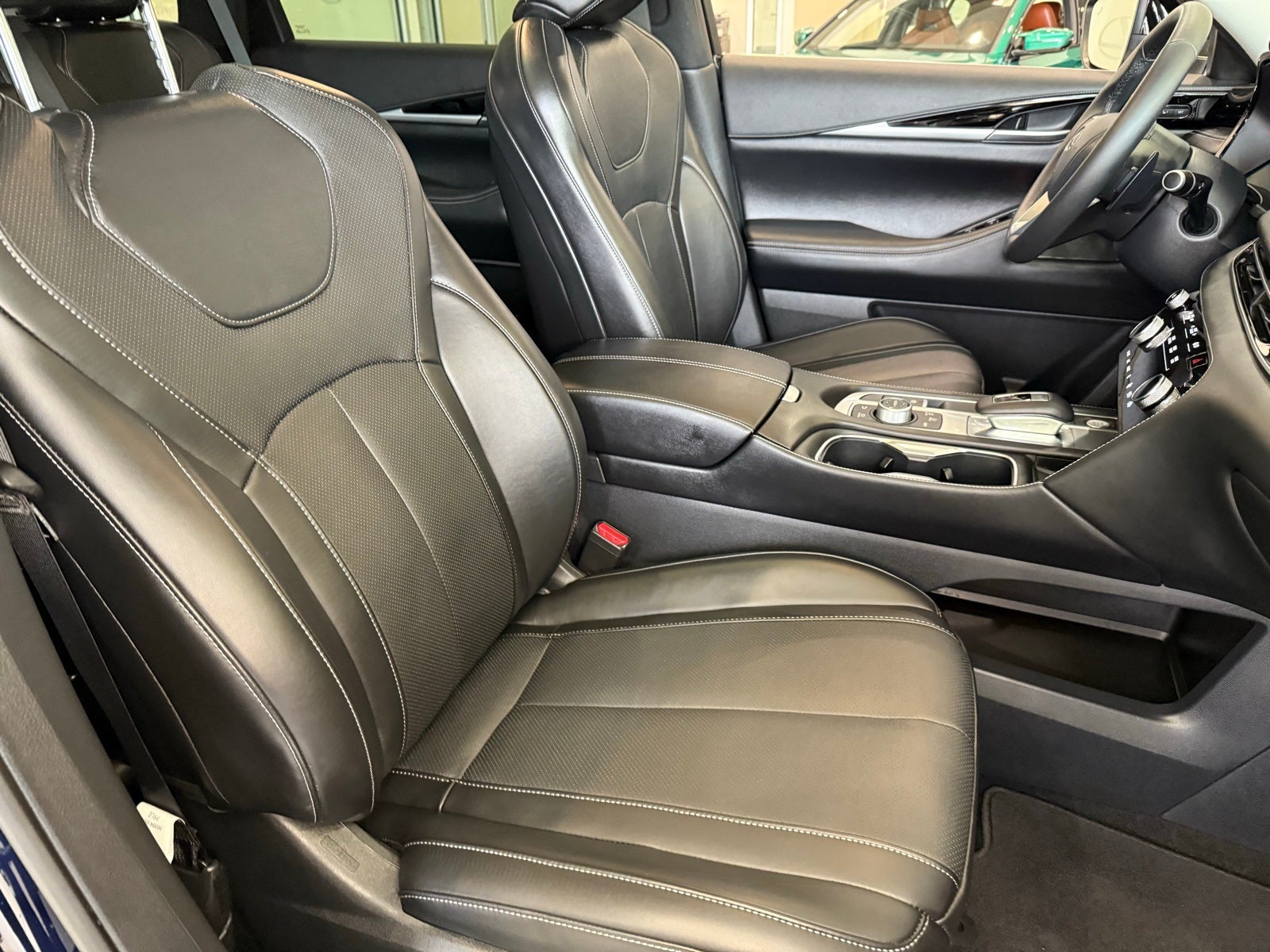 2025 INFINITI QX60 PURE