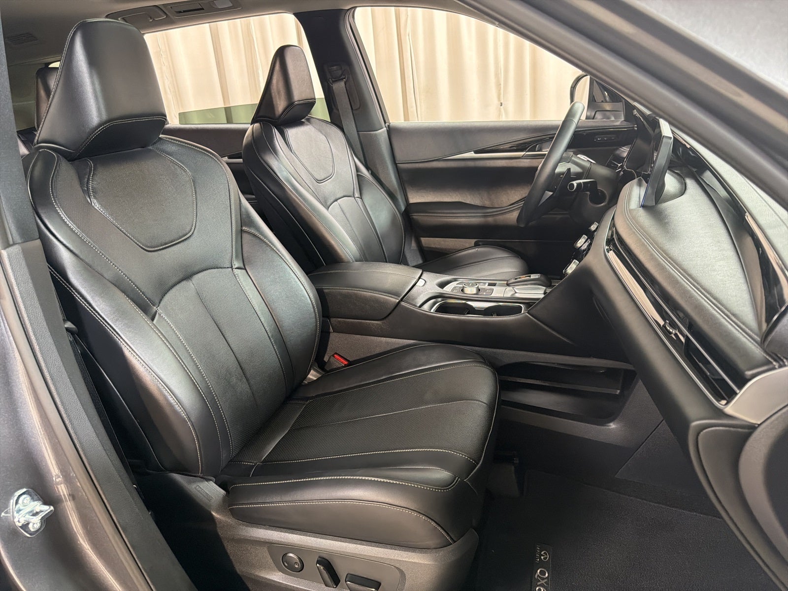 2025 INFINITI QX60 PURE