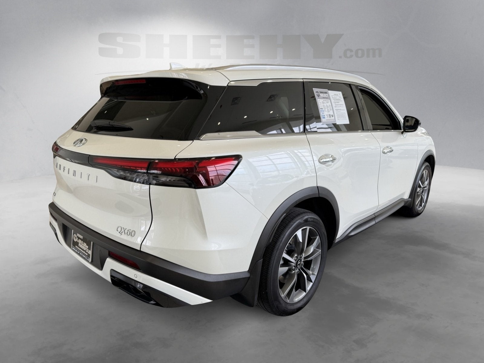 2025 INFINITI QX60 LUXE