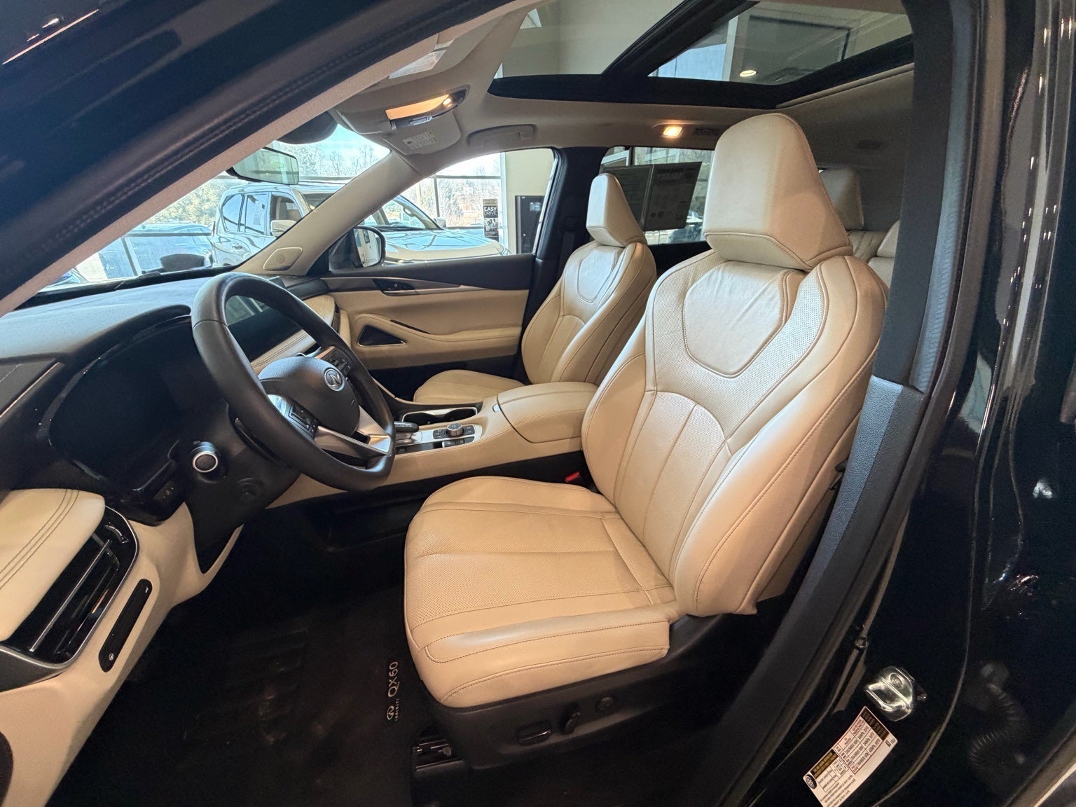 2025 INFINITI QX60 LUXE