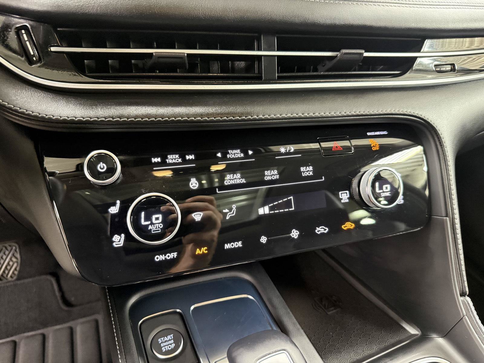 2023 INFINITI QX60 LUXE