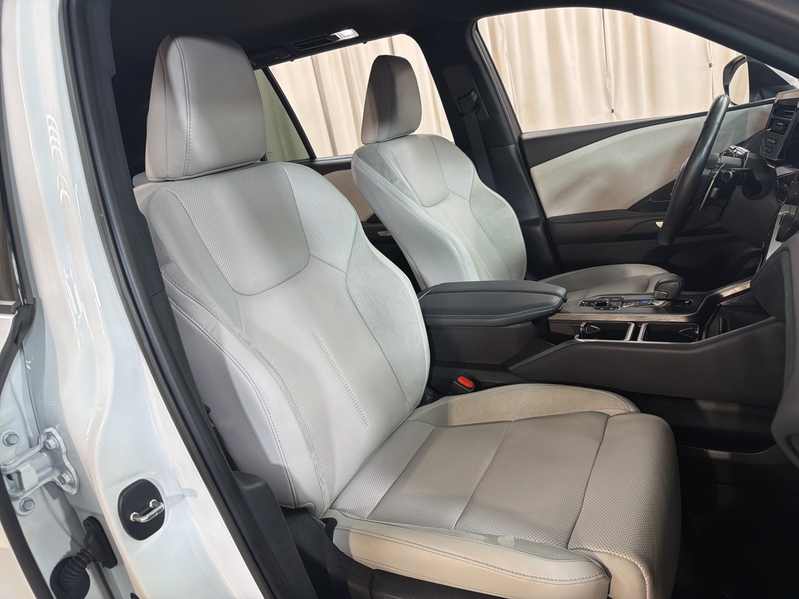 2025 Lexus TX 550h+ Luxury