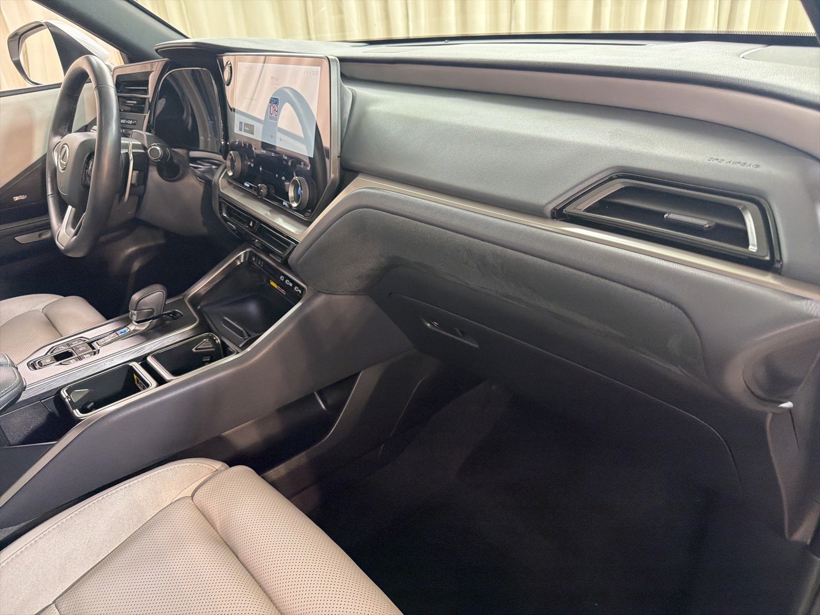 2025 Lexus TX 550h+ Luxury