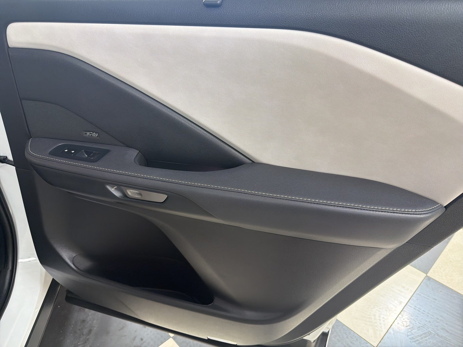 2025 Lexus TX 550h+ Luxury