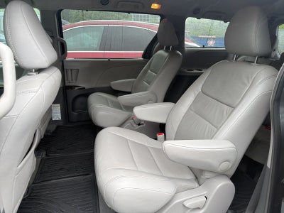 2017 Toyota Sienna XLE Premium 7 Passenger
