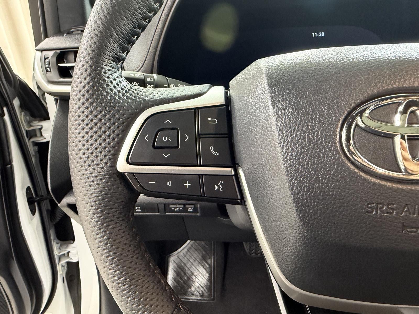 2025 Toyota Sienna Platinum 7-Passenger