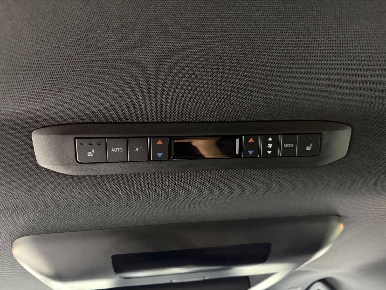 2025 Toyota Sienna Platinum 7-Passenger