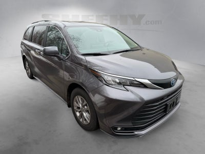 2025 Toyota Sienna XLE 7 Passenger