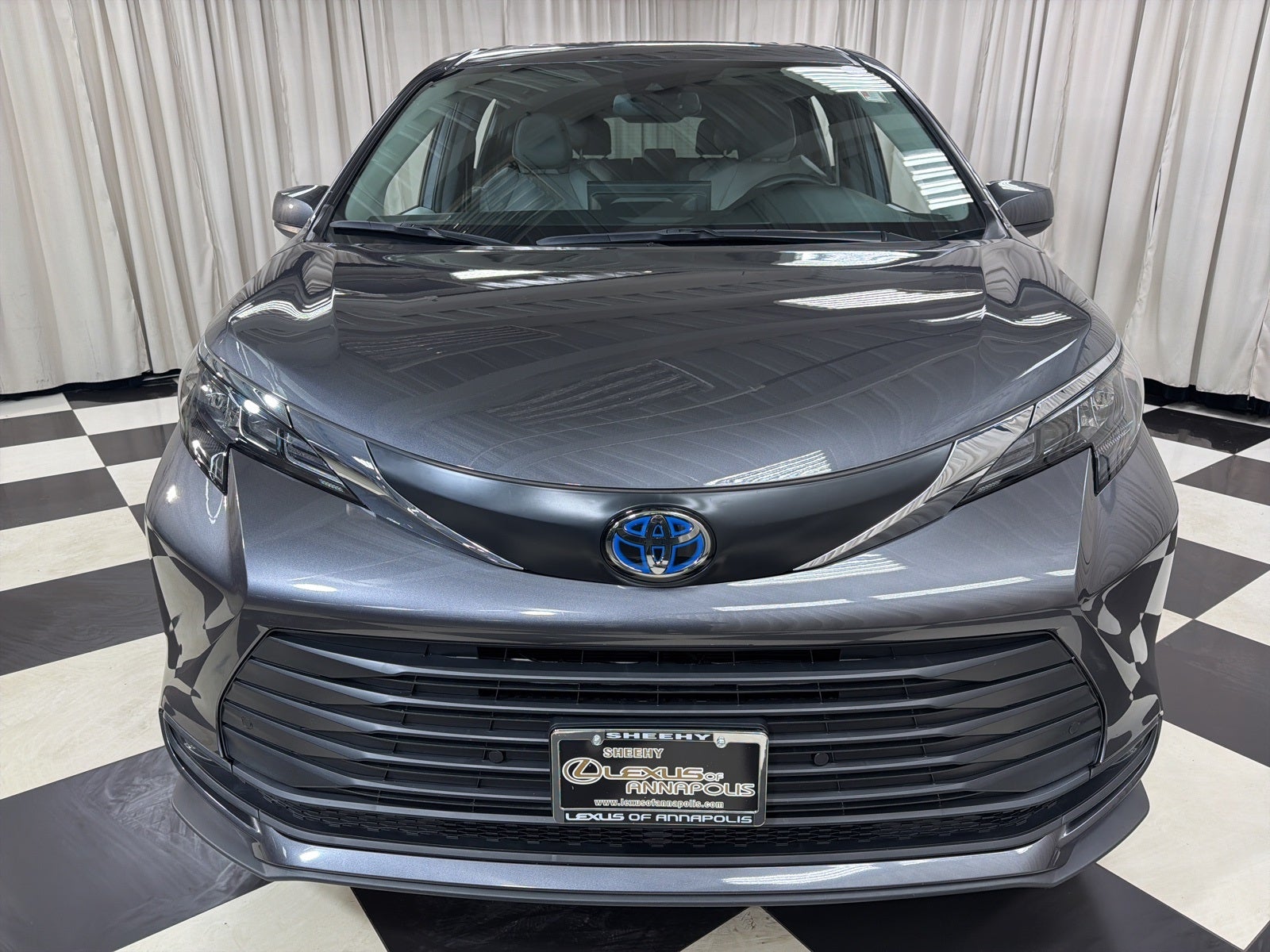 2025 Toyota Sienna XLE 7 Passenger