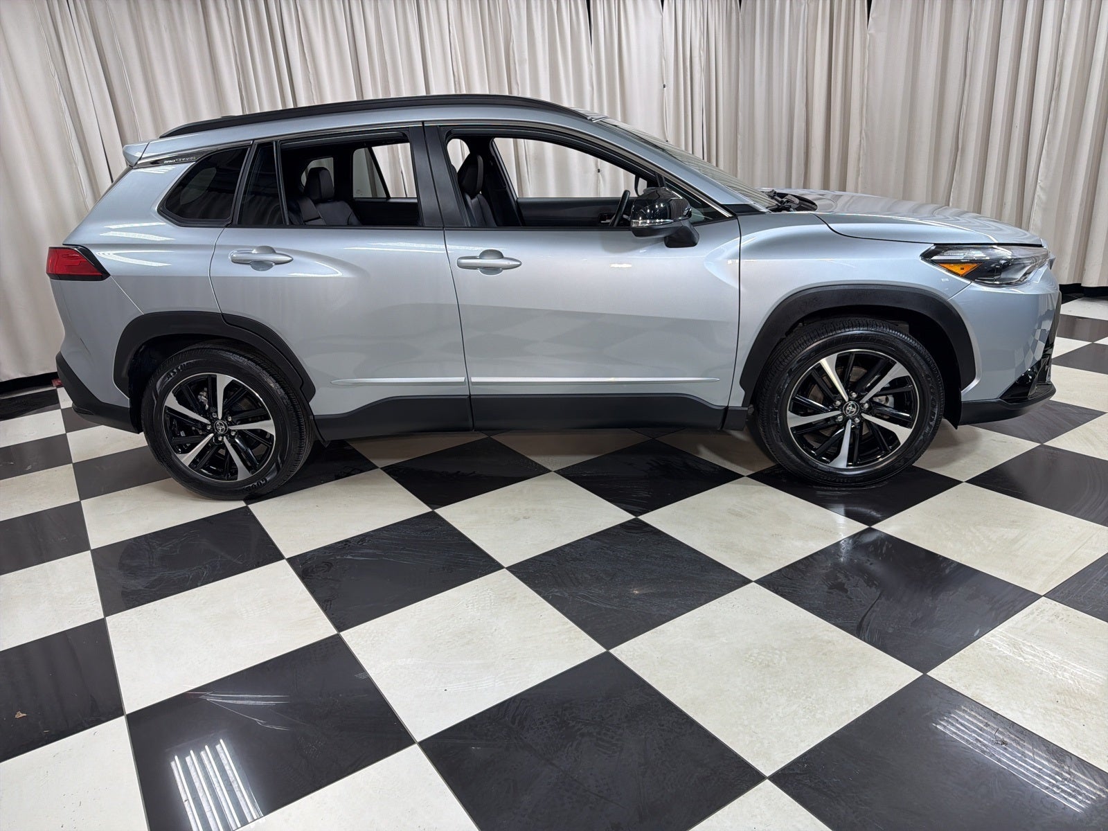 2025 Toyota Corolla Cross Hybrid XSE