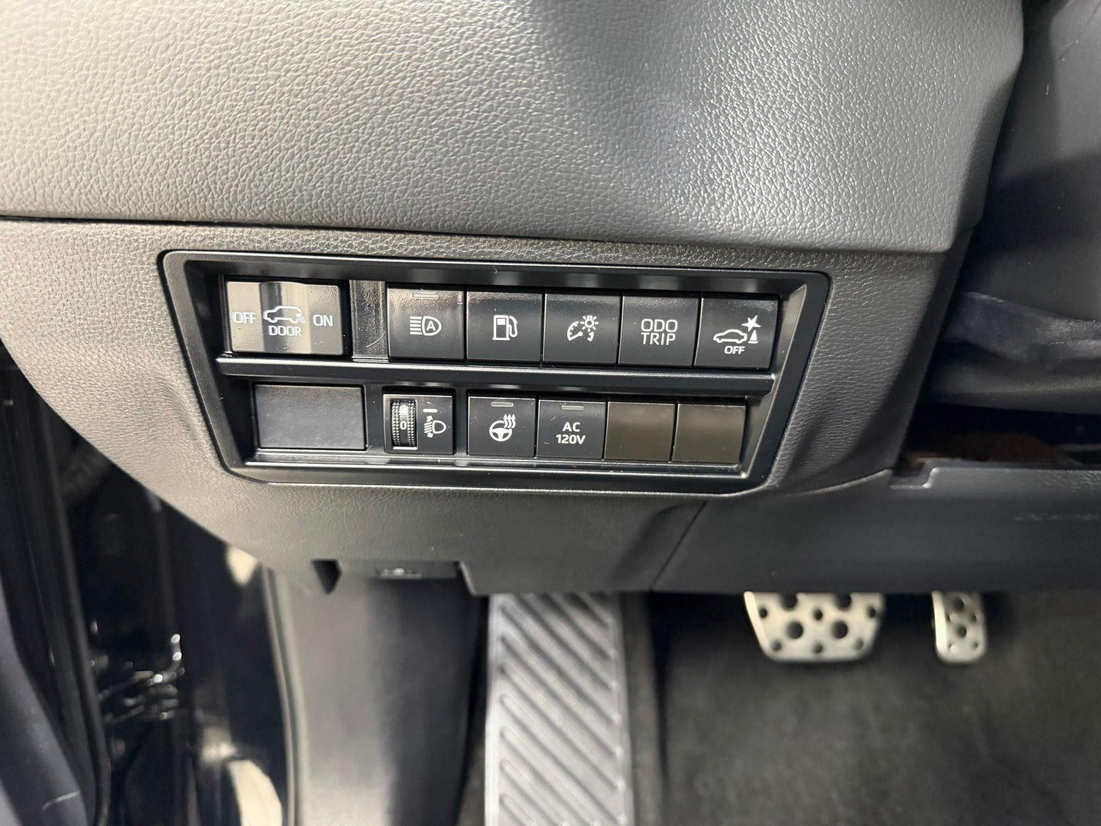 2023 Toyota SEQUOIA Base