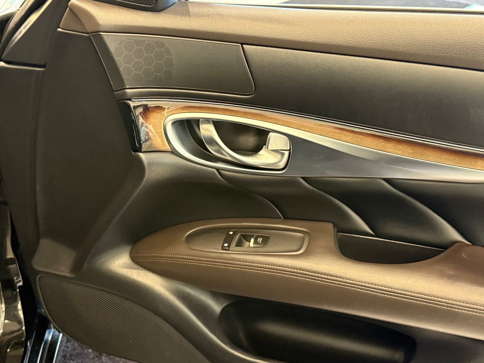 2011 INFINITI M56 X