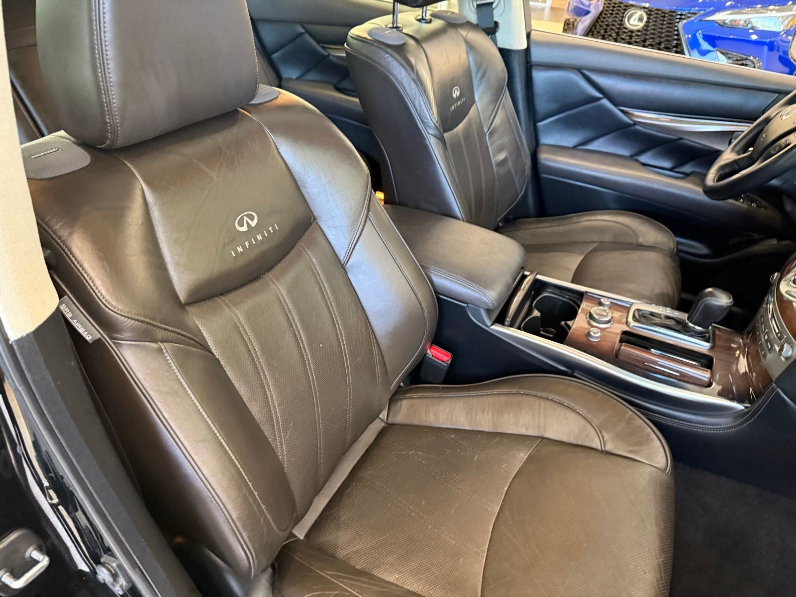 2011 INFINITI M56 X