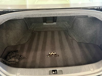2011 INFINITI M56 X