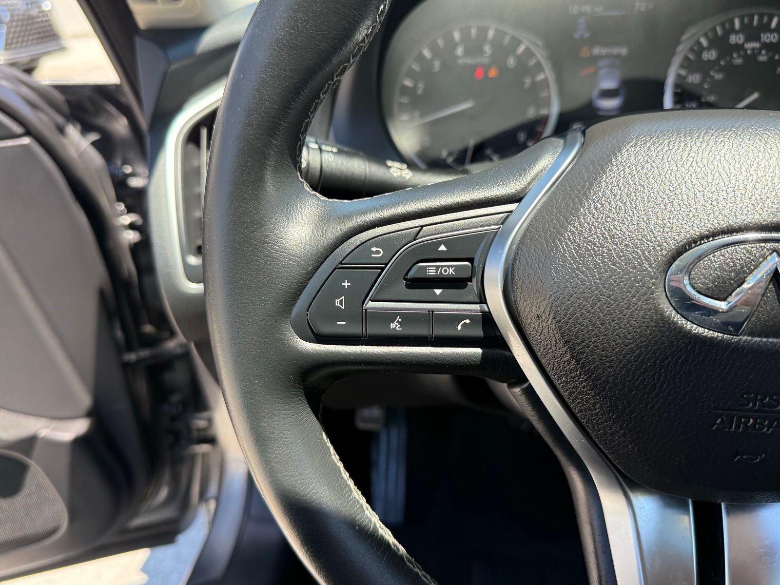 2023 INFINITI Q50 LUXE