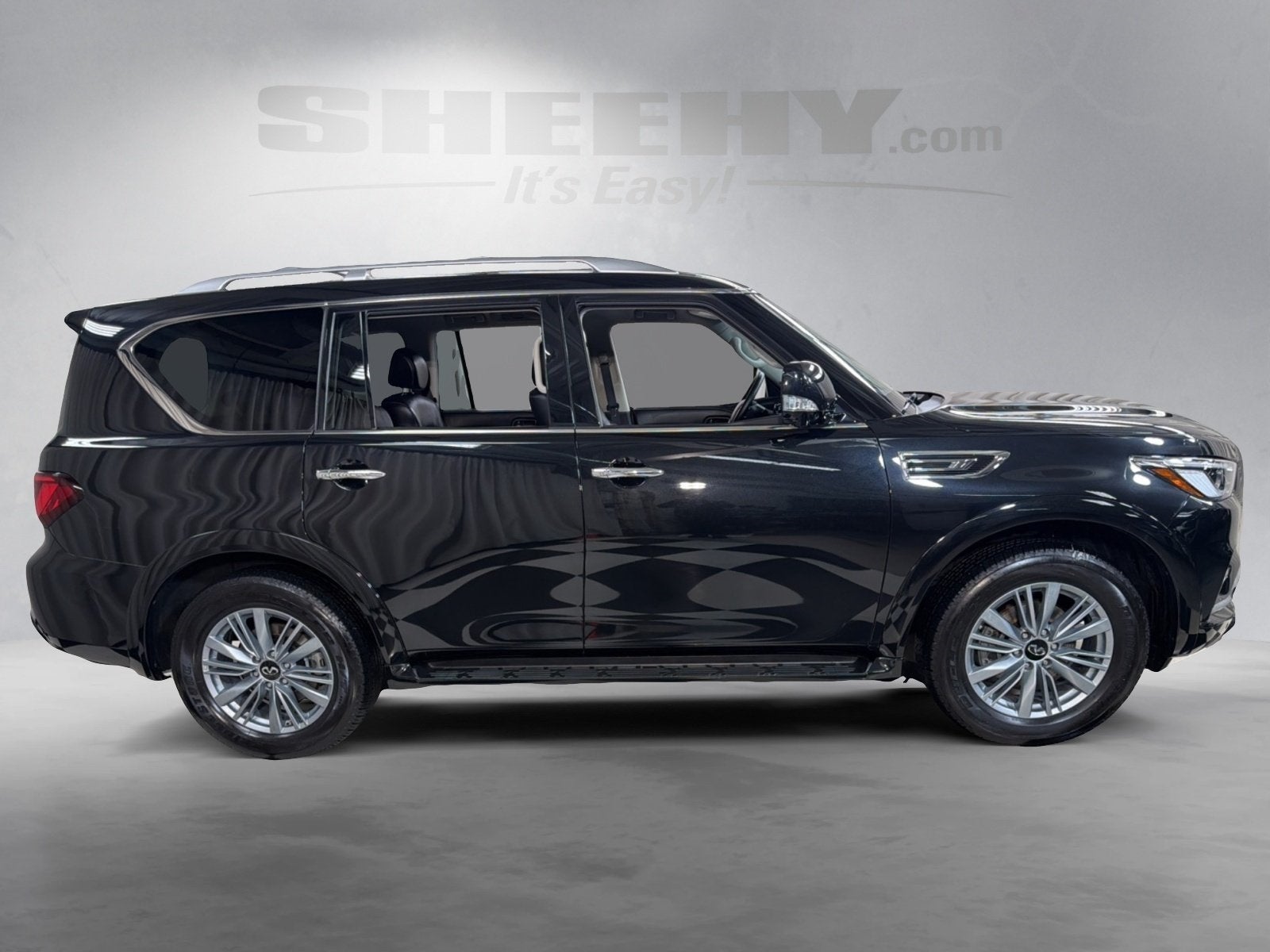 2024 INFINITI QX80 LUXE
