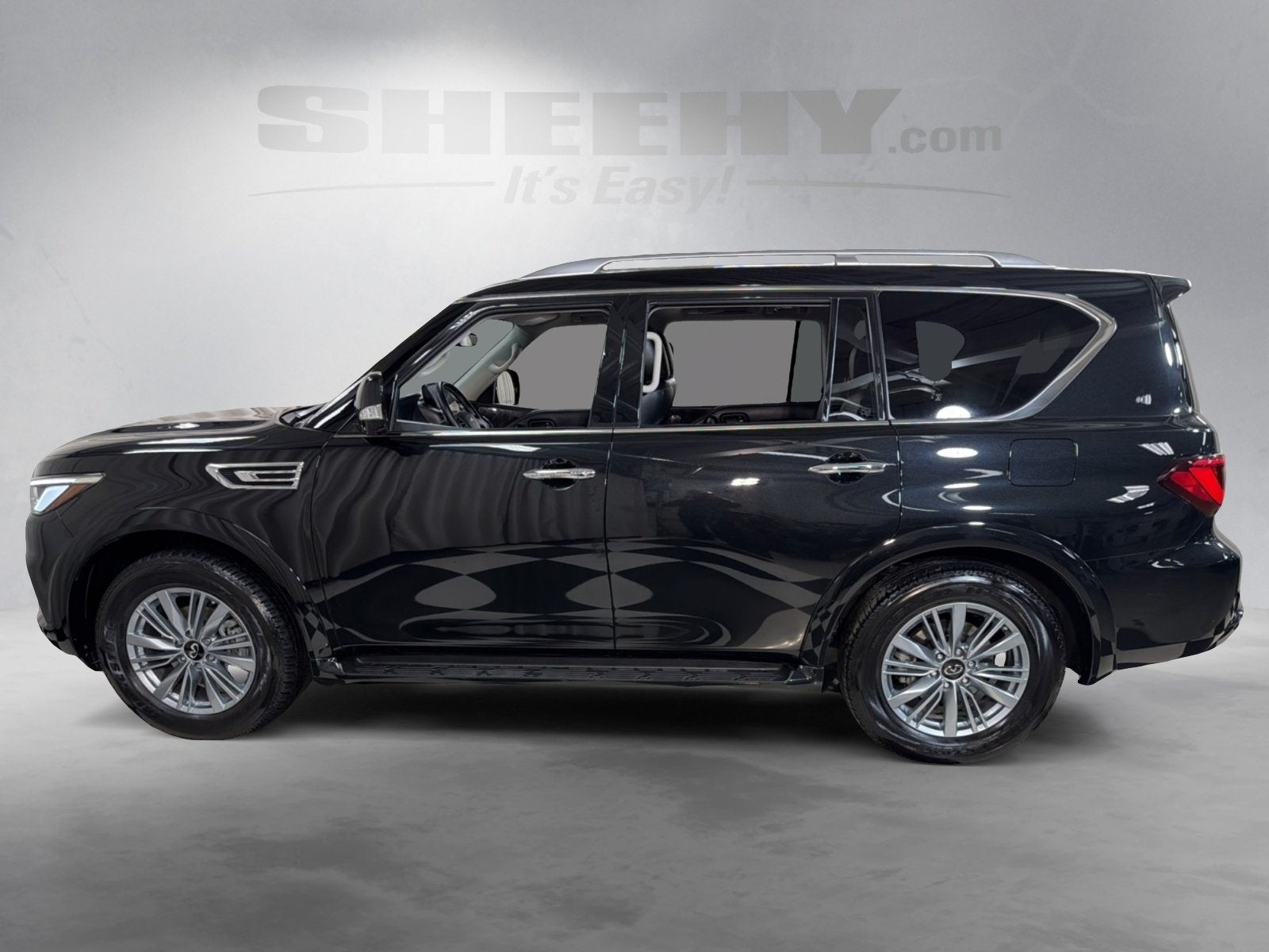 2024 INFINITI QX80 LUXE