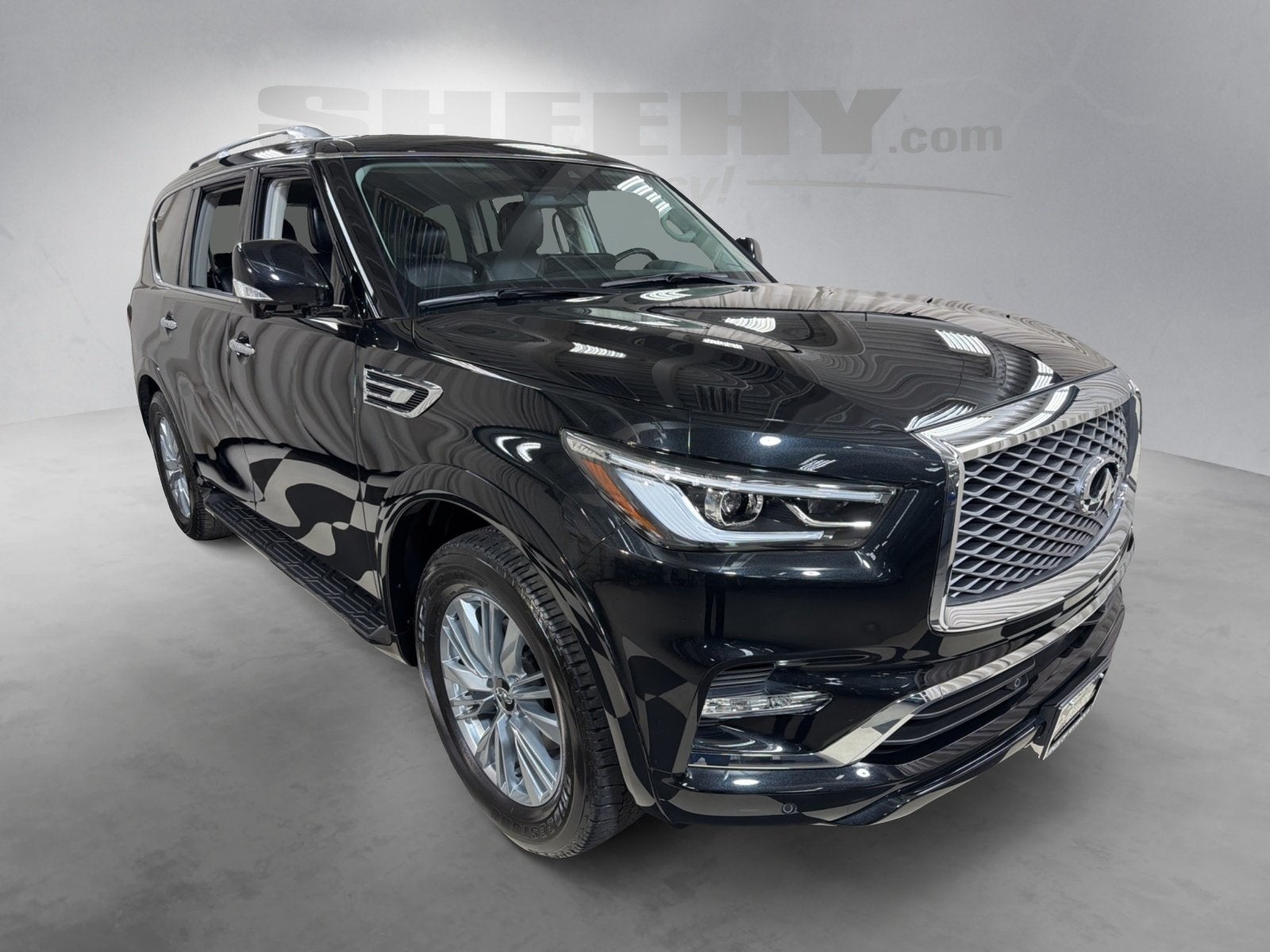 2024 INFINITI QX80 LUXE