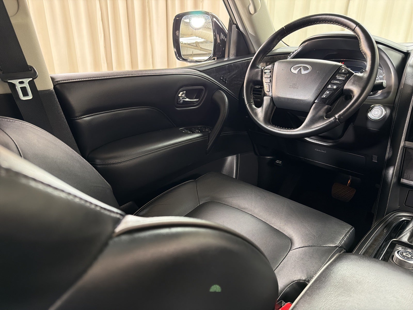 2024 INFINITI QX80 LUXE