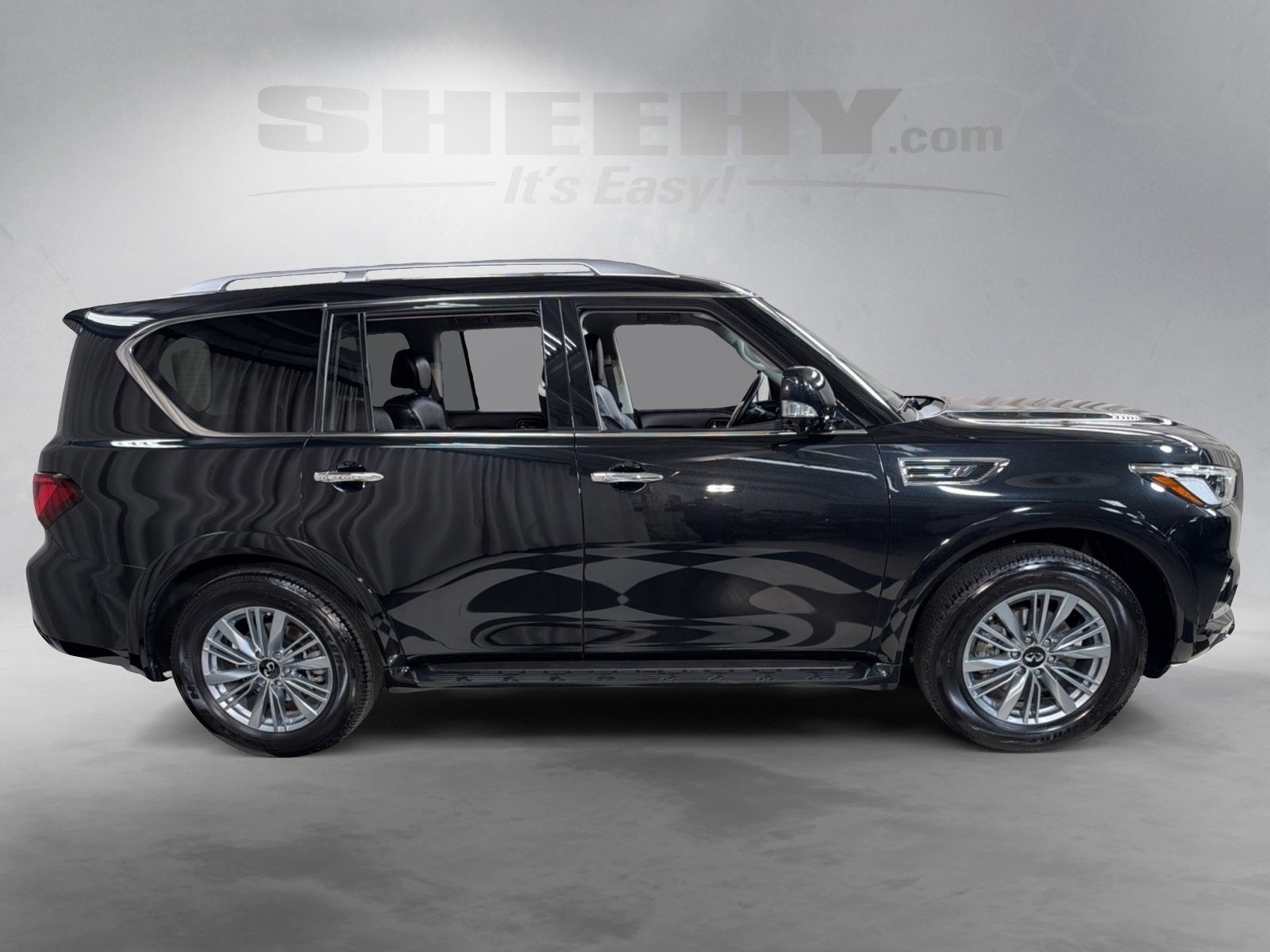 2024 INFINITI QX80 LUXE
