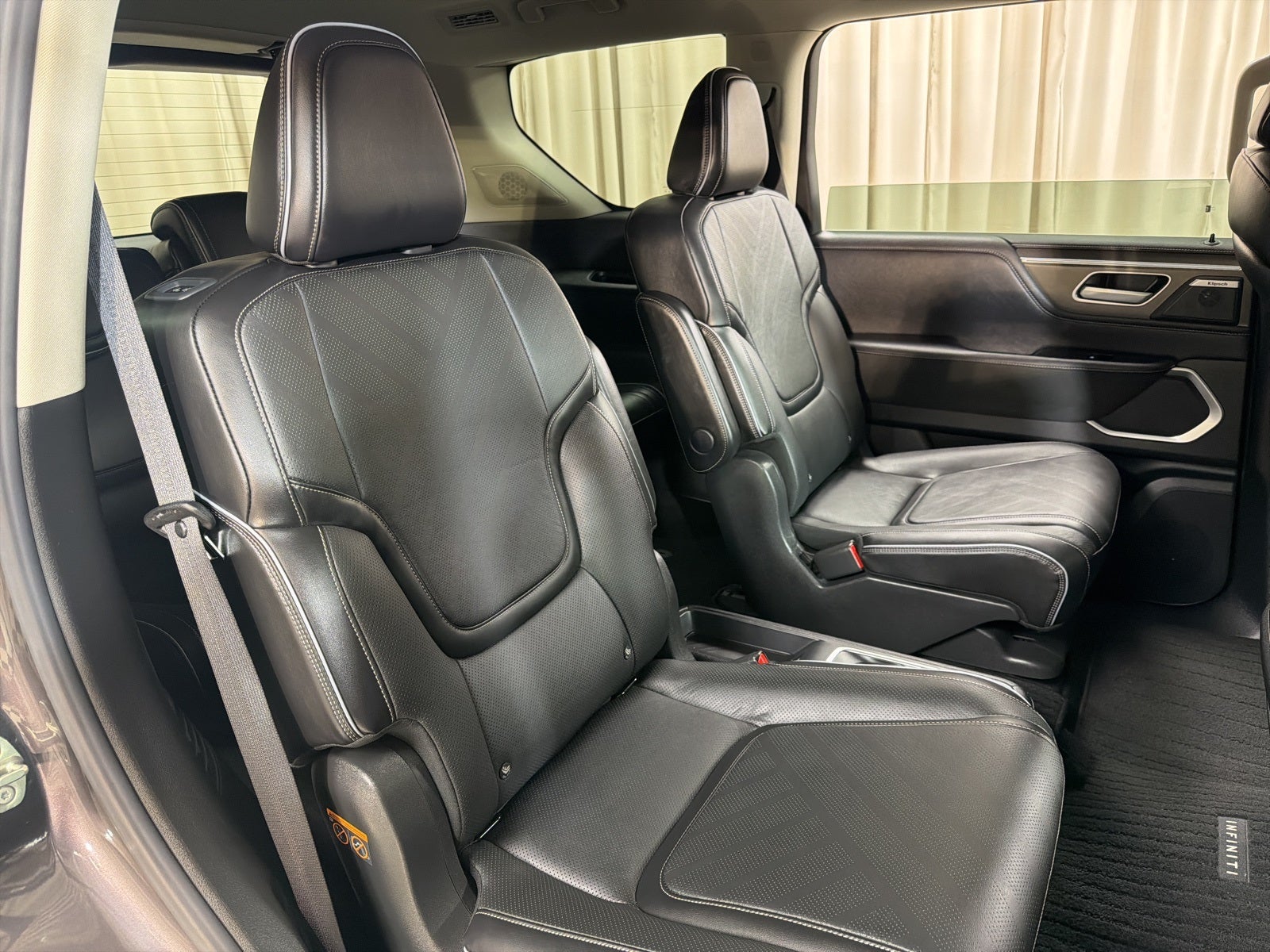 2025 INFINITI QX80 LUXE