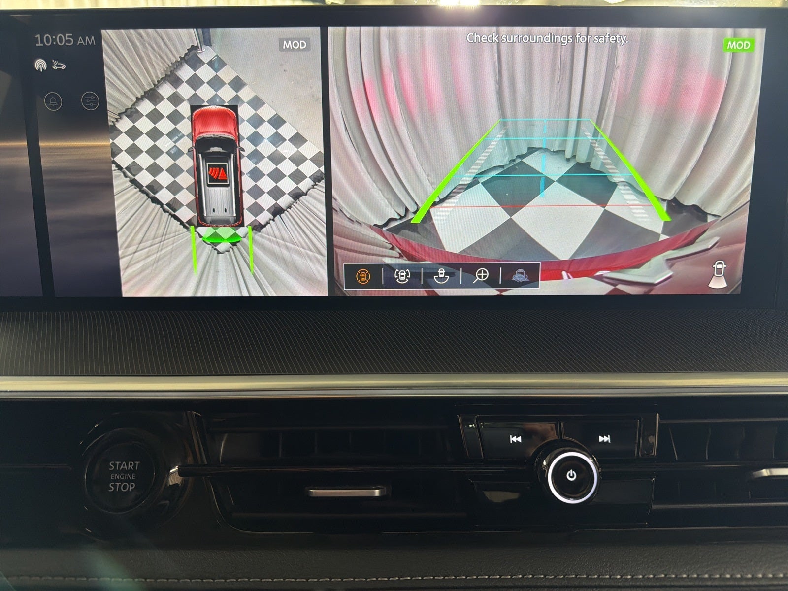 2025 INFINITI QX80 LUXE