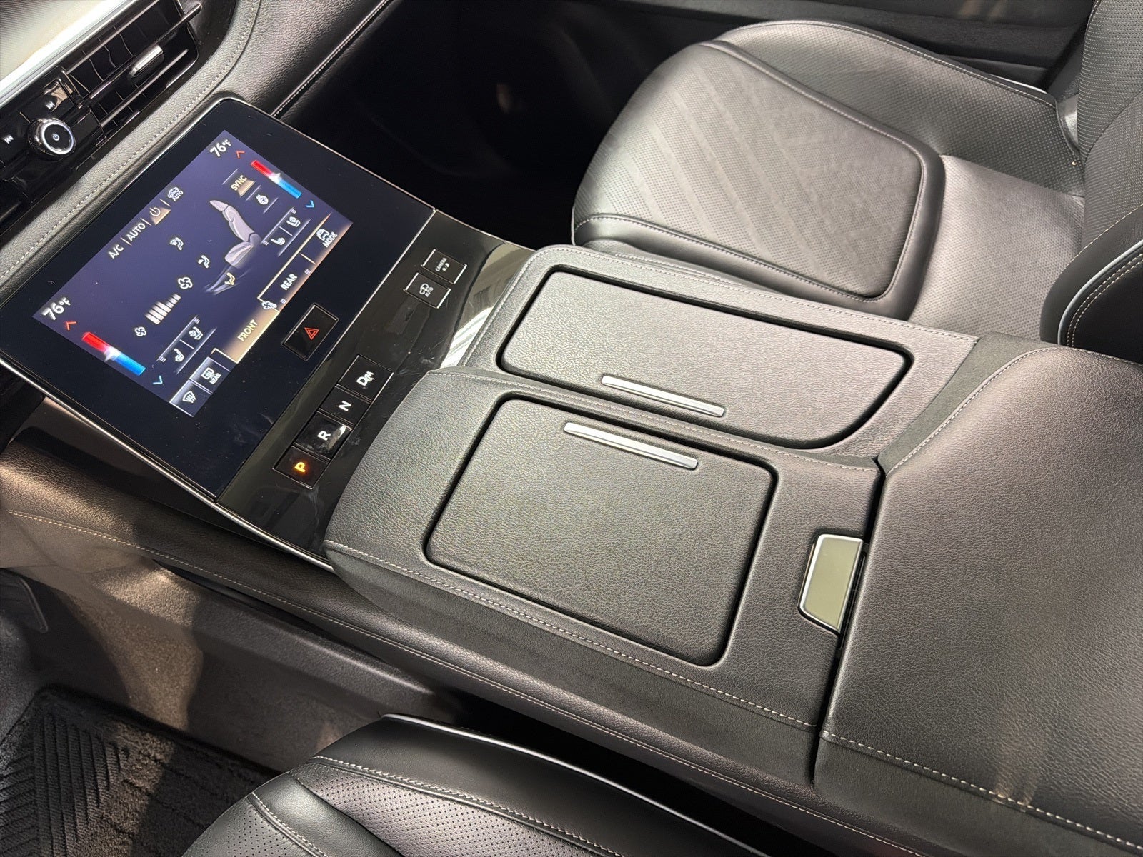 2025 INFINITI QX80 LUXE