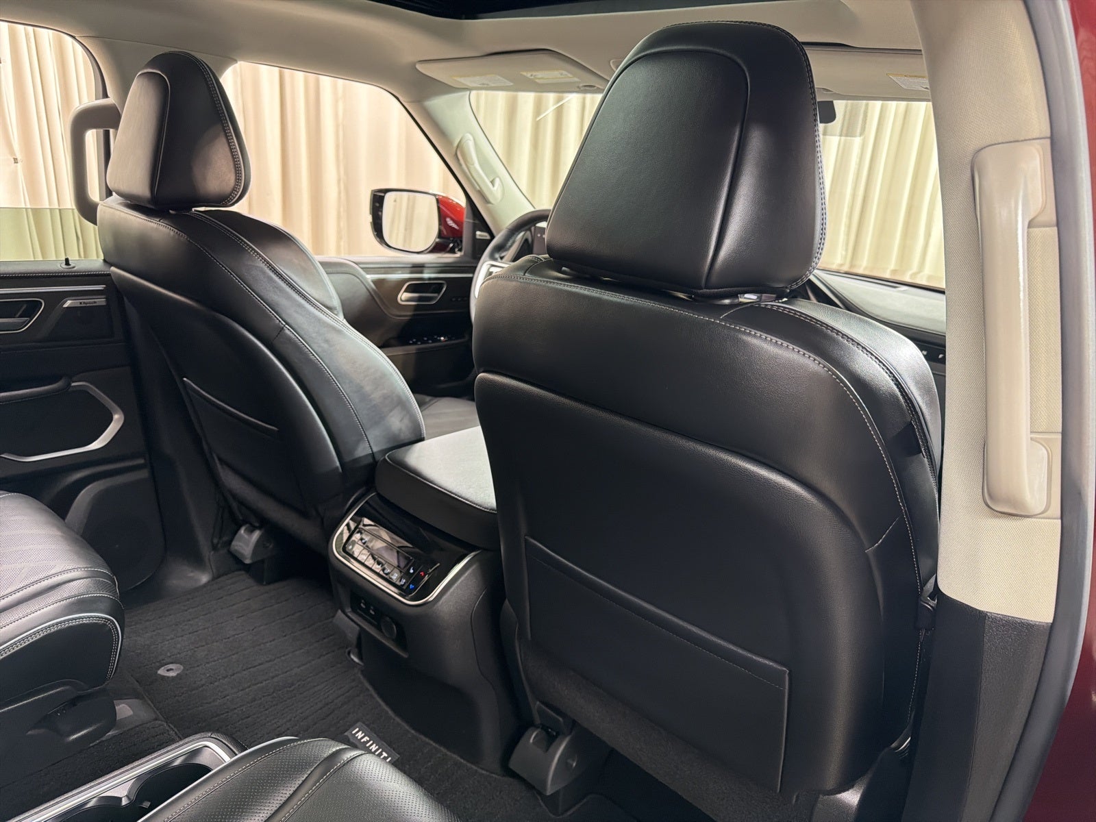 2025 INFINITI QX80 LUXE