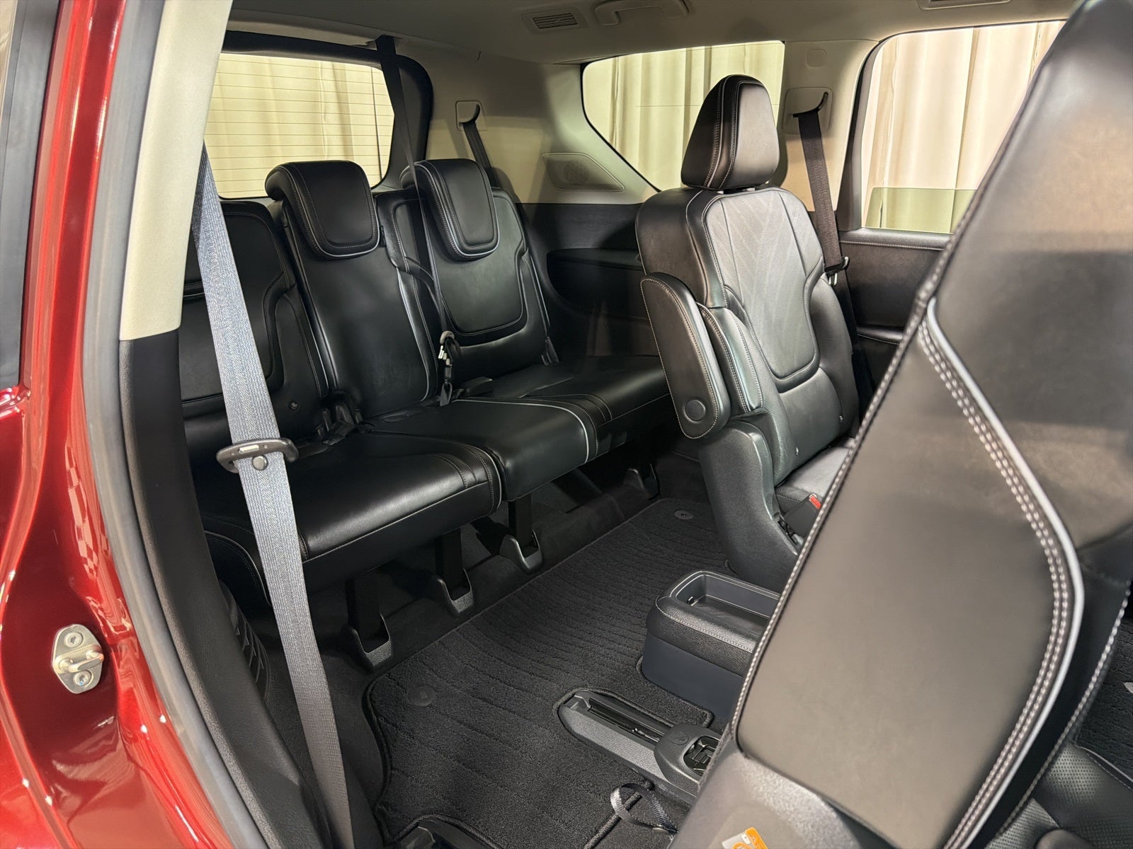 2025 INFINITI QX80 LUXE