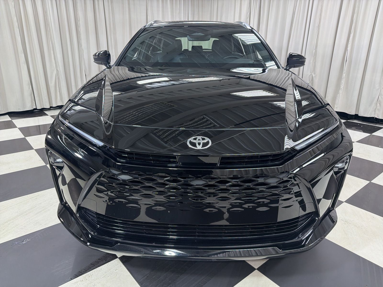 2025 Toyota Crown Signia XLE