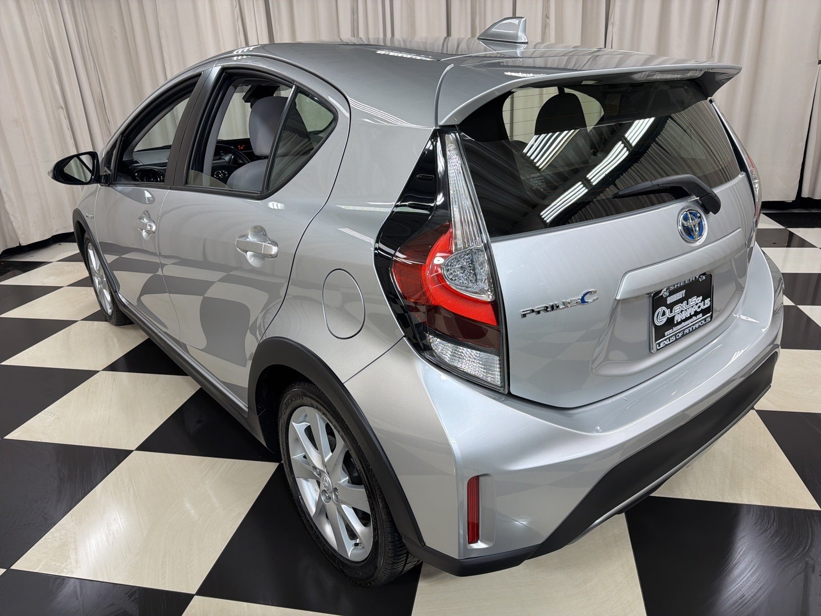 2018 Toyota Prius c Four