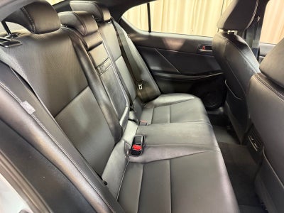 2023 Lexus IS 300
