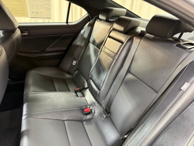 2023 Lexus IS 300