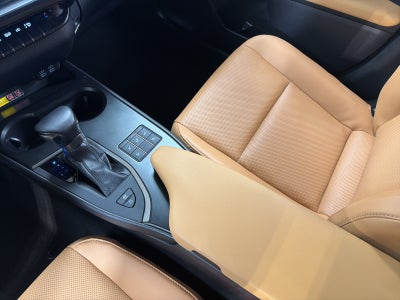 2023 Lexus UX 250h Premium