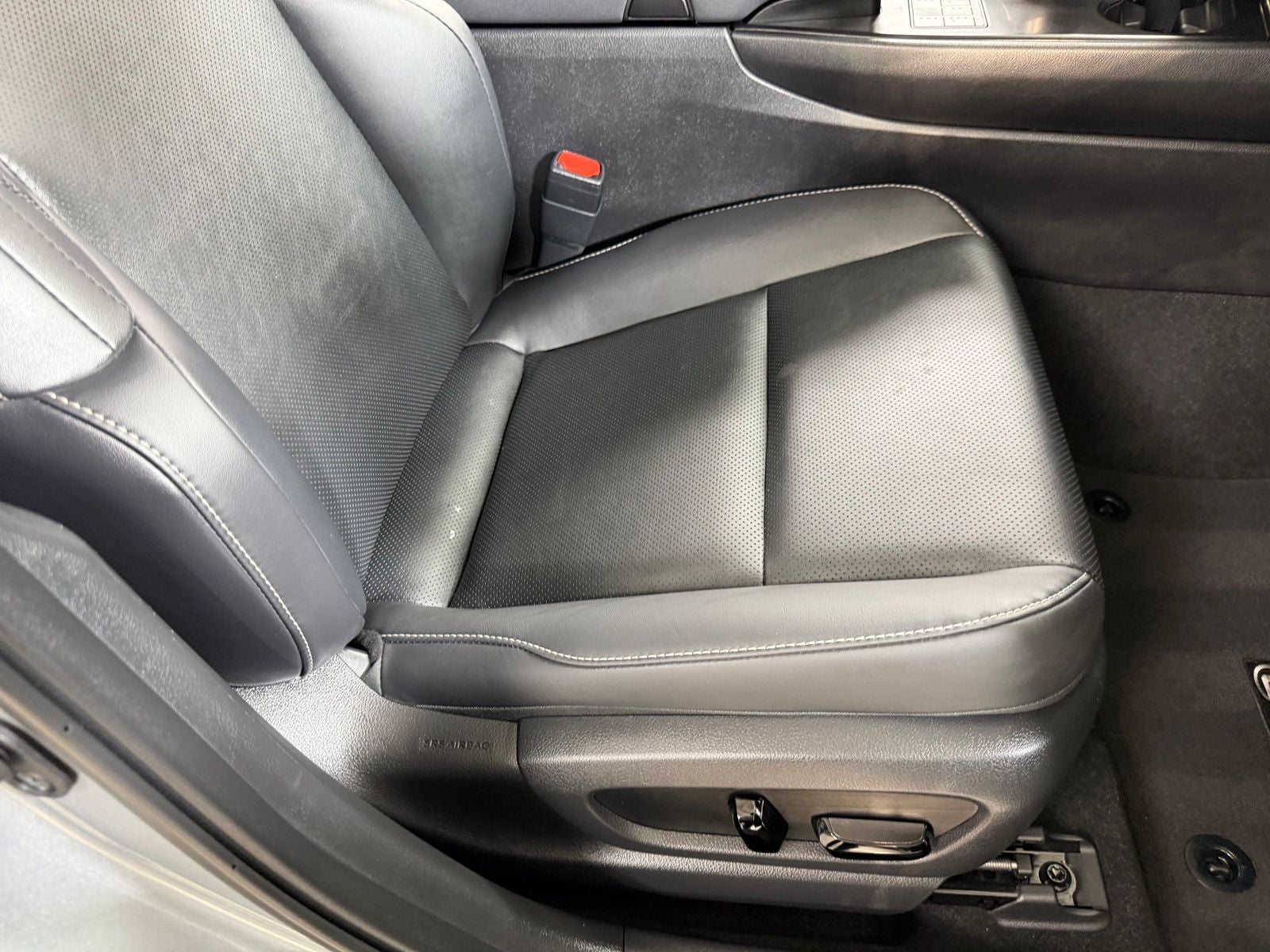 2023 Lexus UX 250h Premium