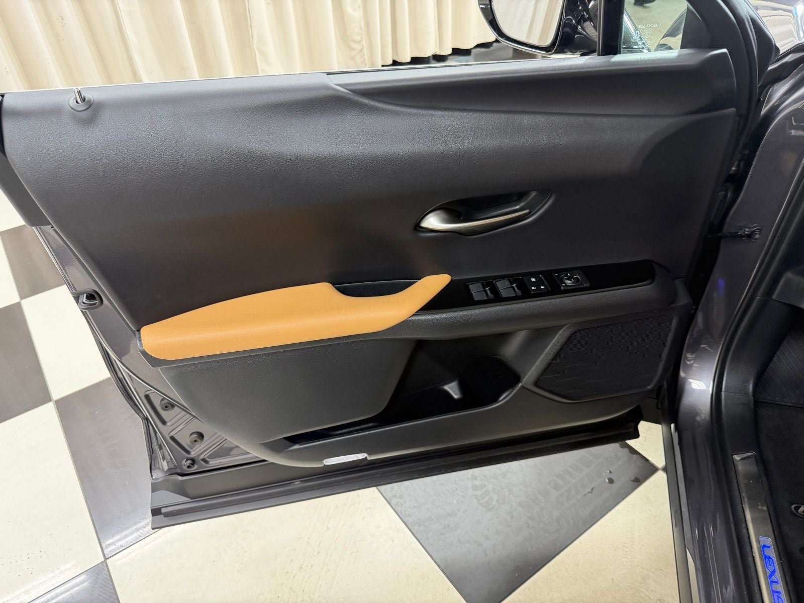 2023 Lexus UX 250h Premium