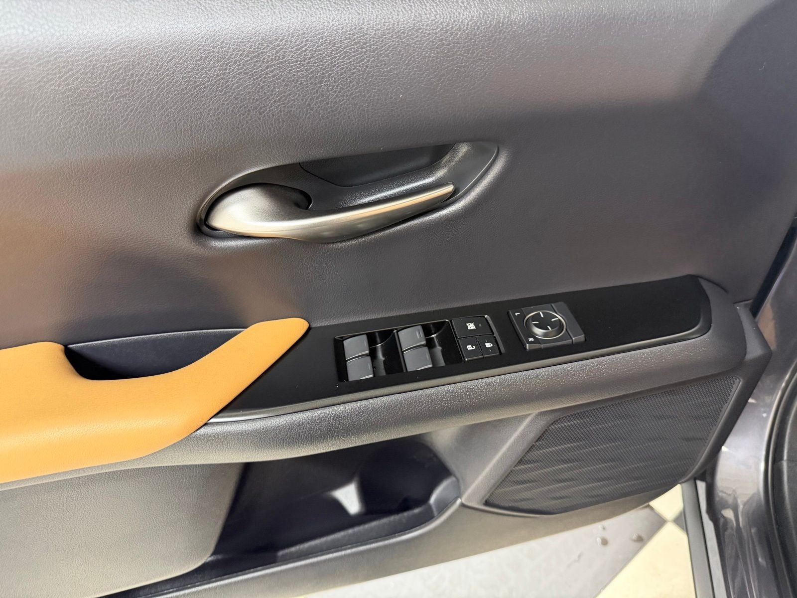 2023 Lexus UX 250h Premium