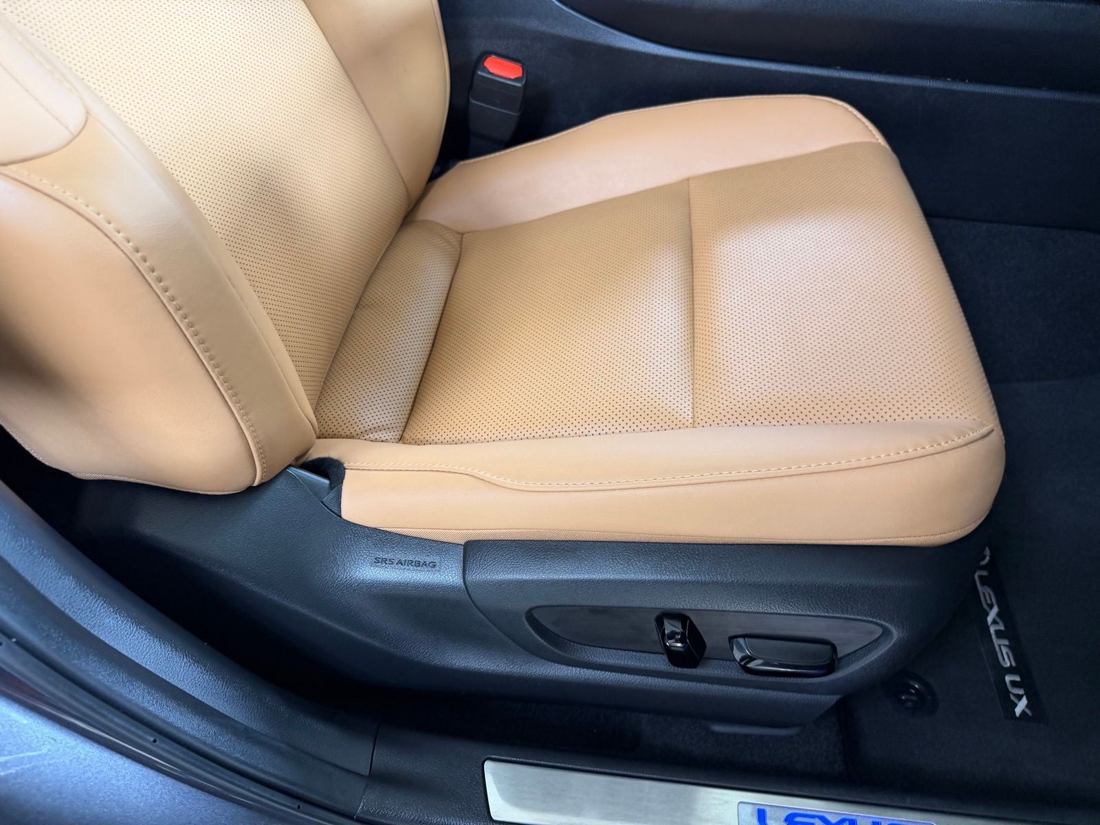 2023 Lexus UX 250h Premium
