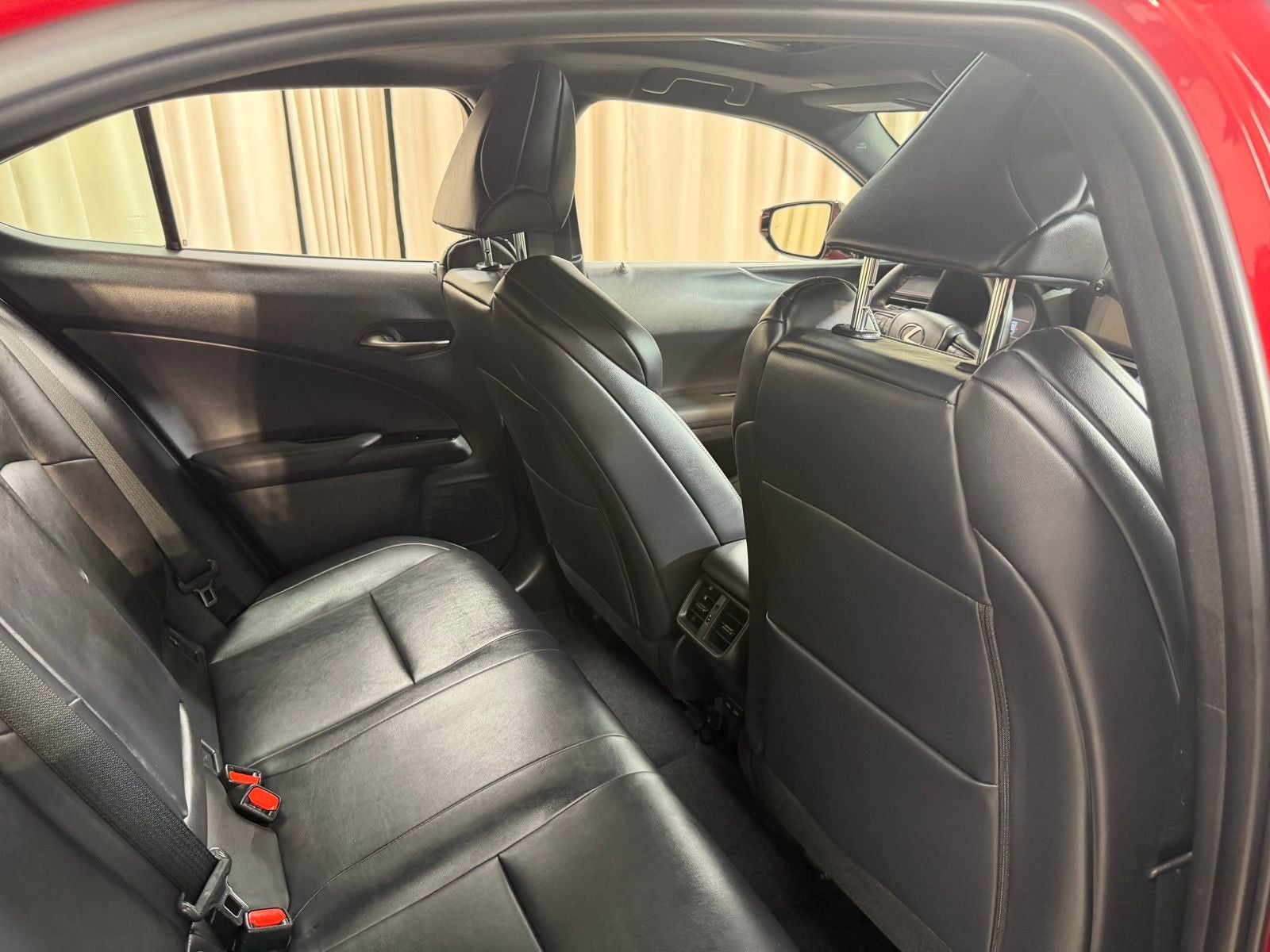 2023 Lexus UX 250h F SPORT Handling