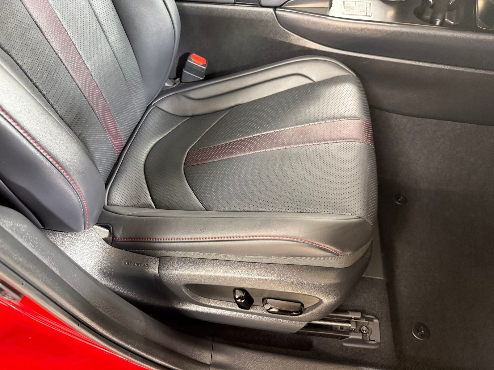2023 Lexus UX 250h F SPORT Handling