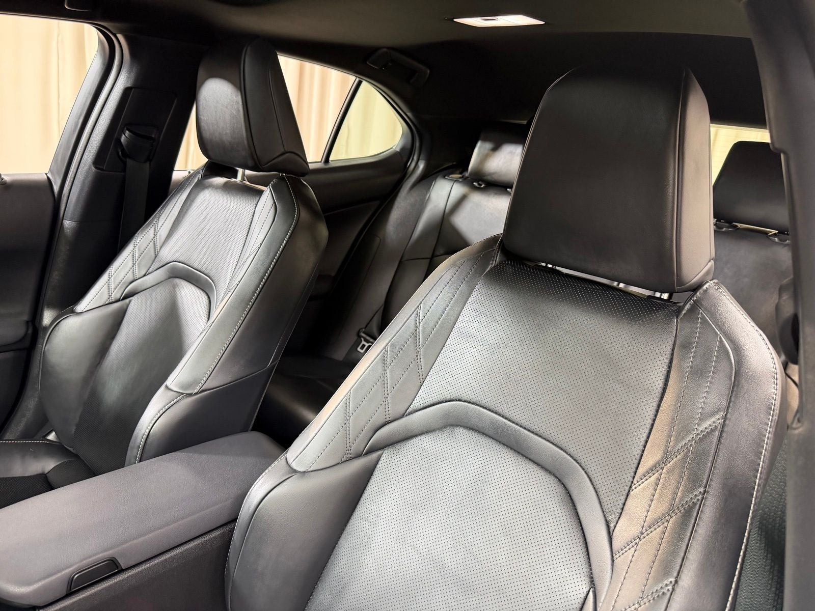 2026 Lexus UX 300h Premium