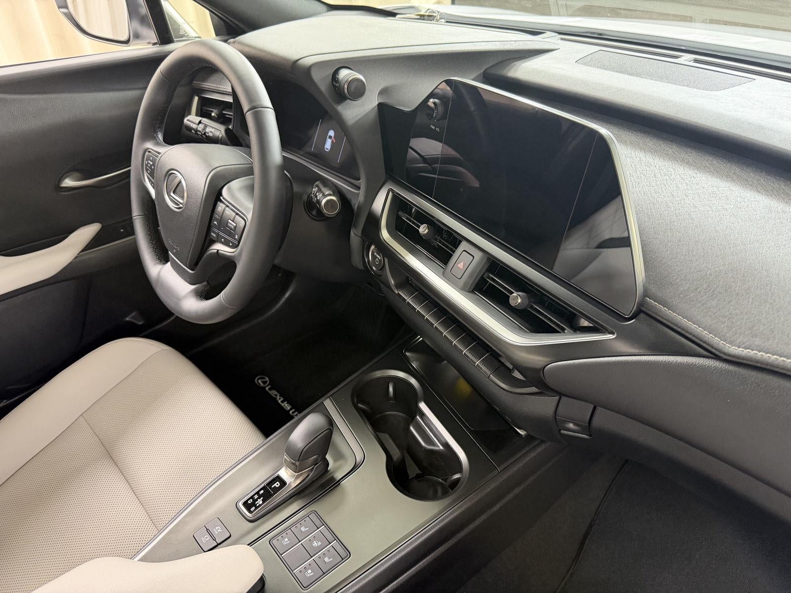 2026 Lexus UX UX 300h F SPORT Design