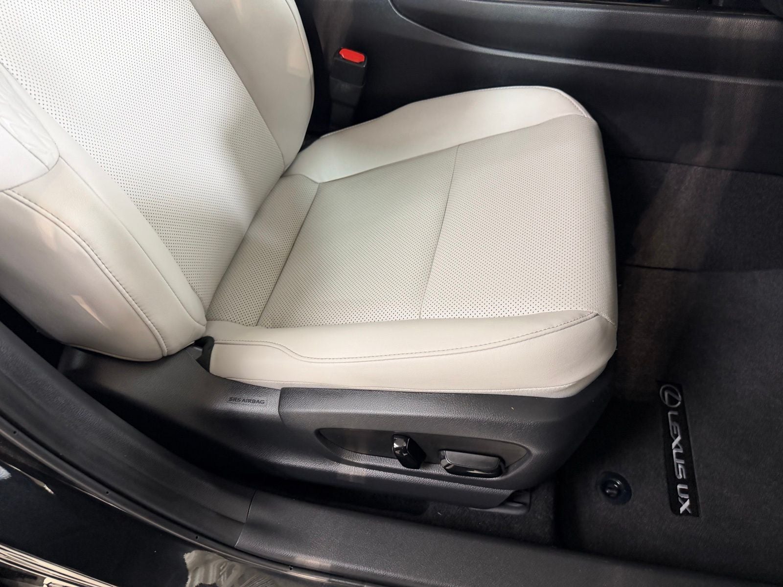 2019 Lexus UX 200 Base