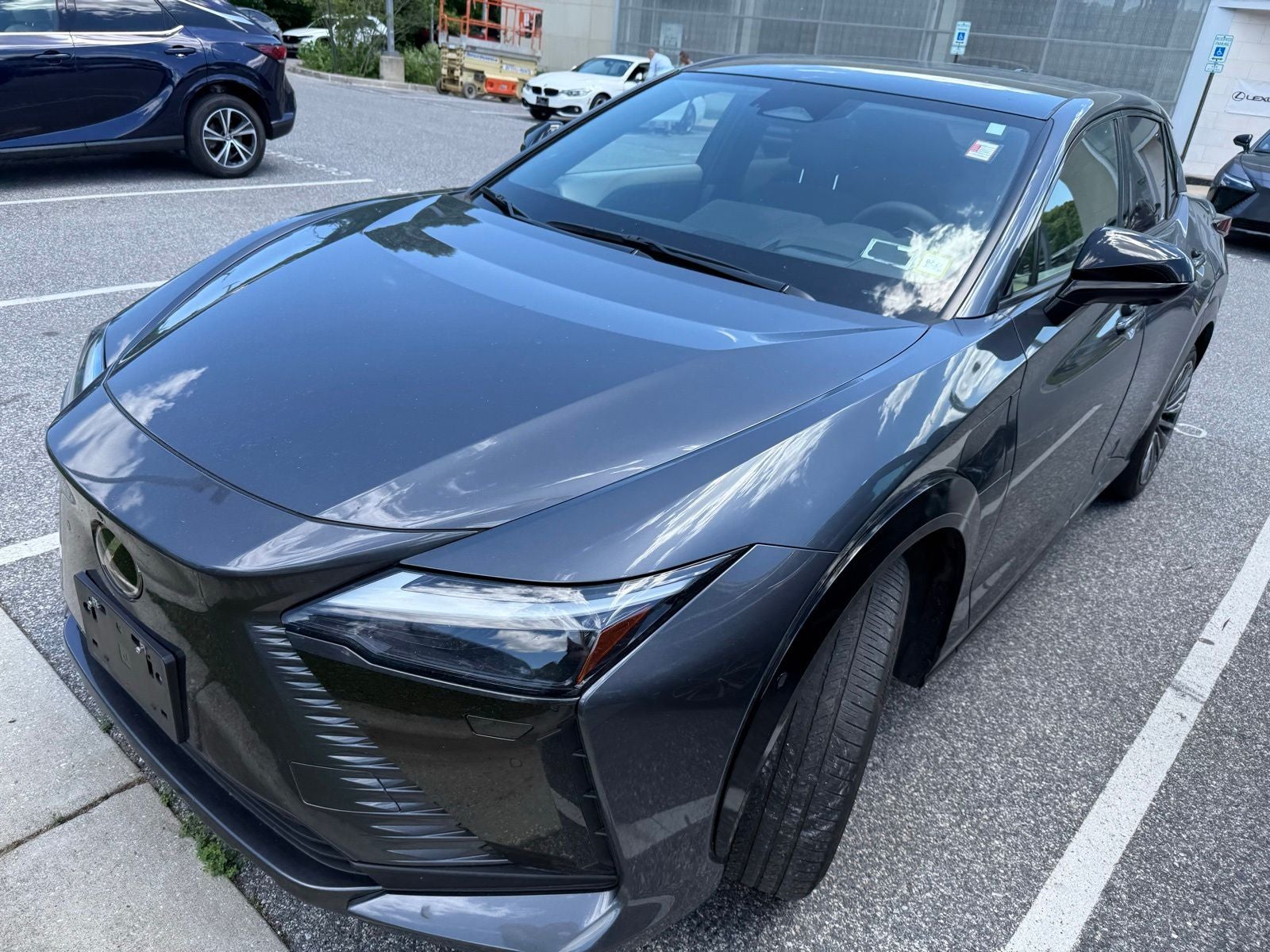 2023 Lexus RZ 450e Luxury