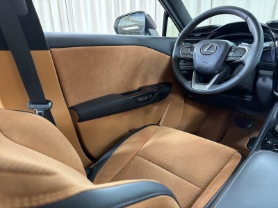 2023 Lexus RZ 450e Luxury