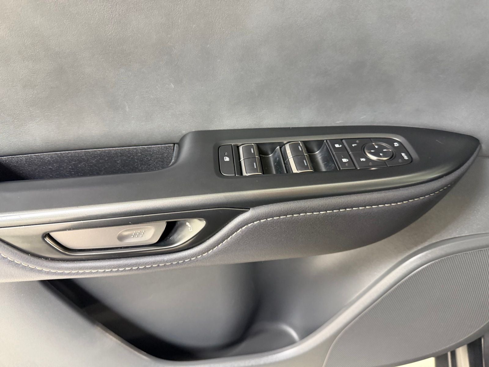 2023 Lexus RZ 450e Premium