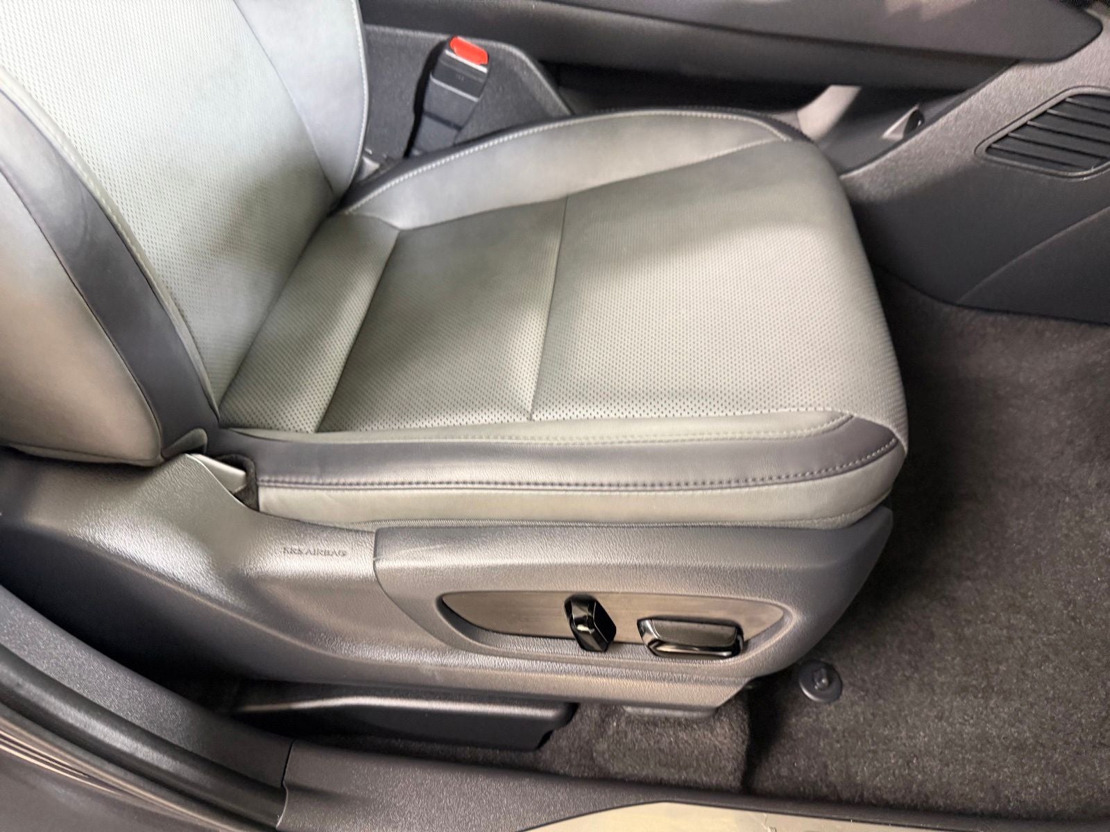 2023 Lexus RZ 450e Premium